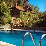 A L'ombre Du Bed and breakfast 3*