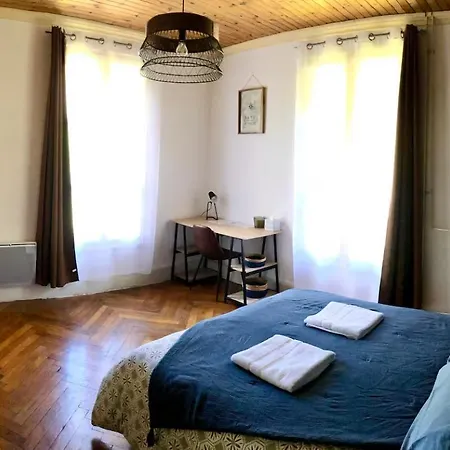 A L'ombre Du