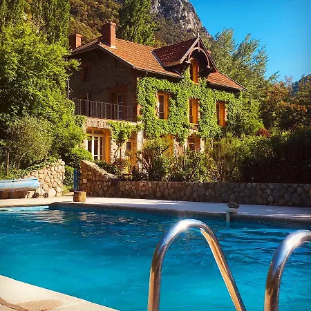 A L'ombre Du Bed and breakfast 3*